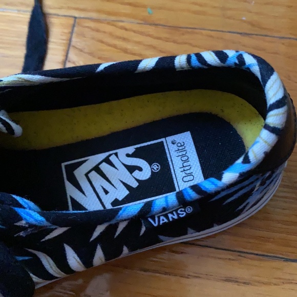 Tropical VANS - Picture 8 of 9